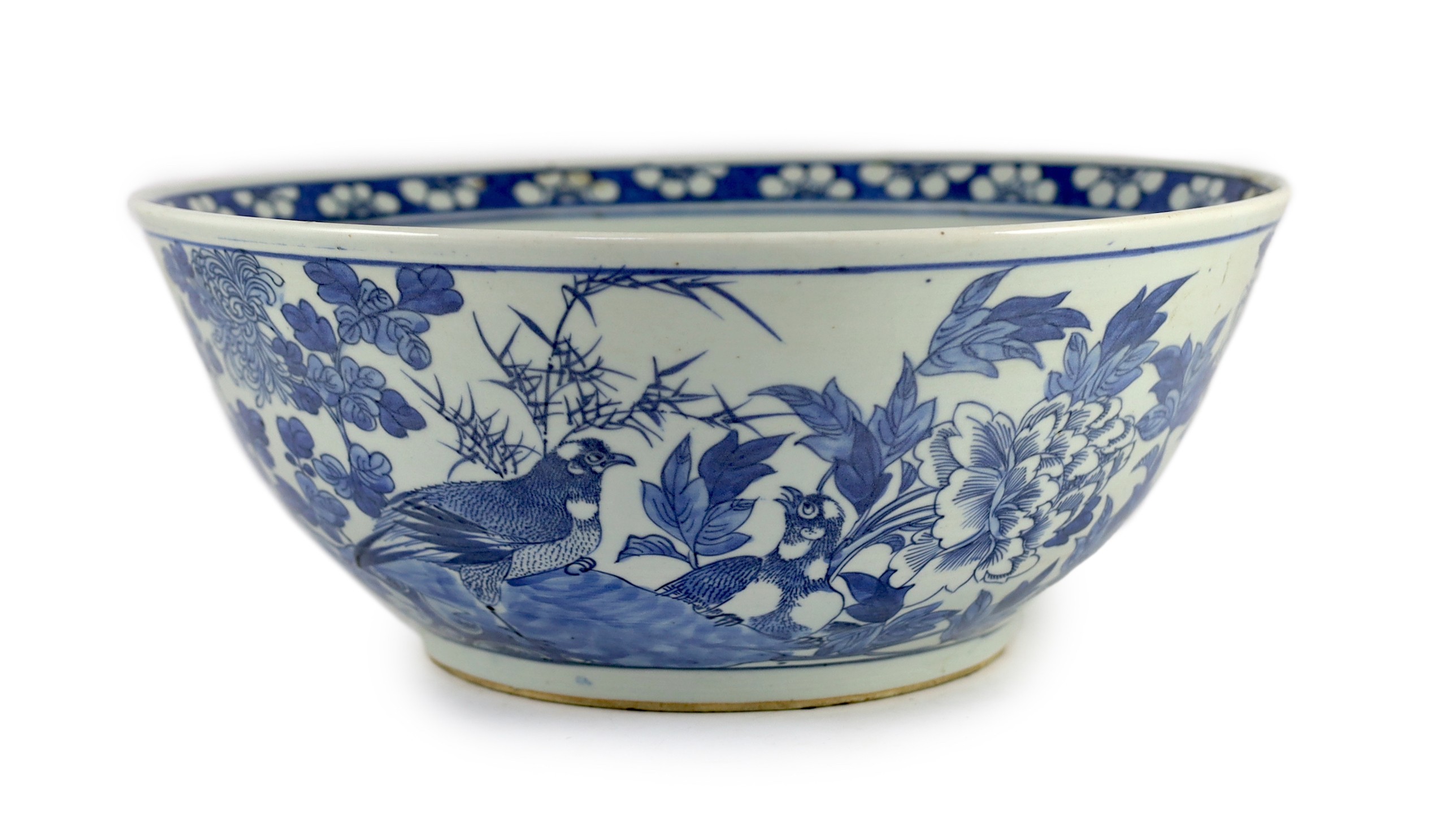 A large Chinese blue and white bowl, 19th century, 40.5cm diameter